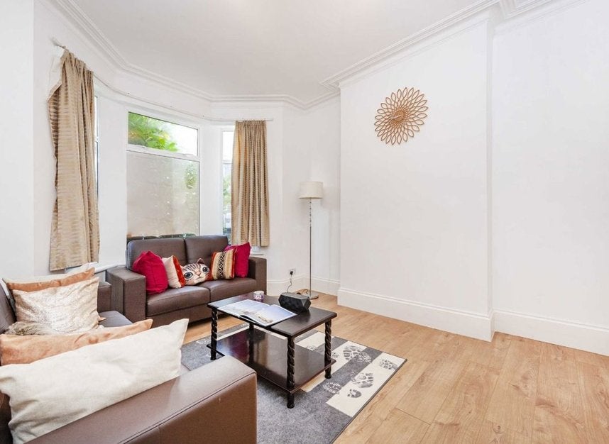 House Landor Road in Greater London