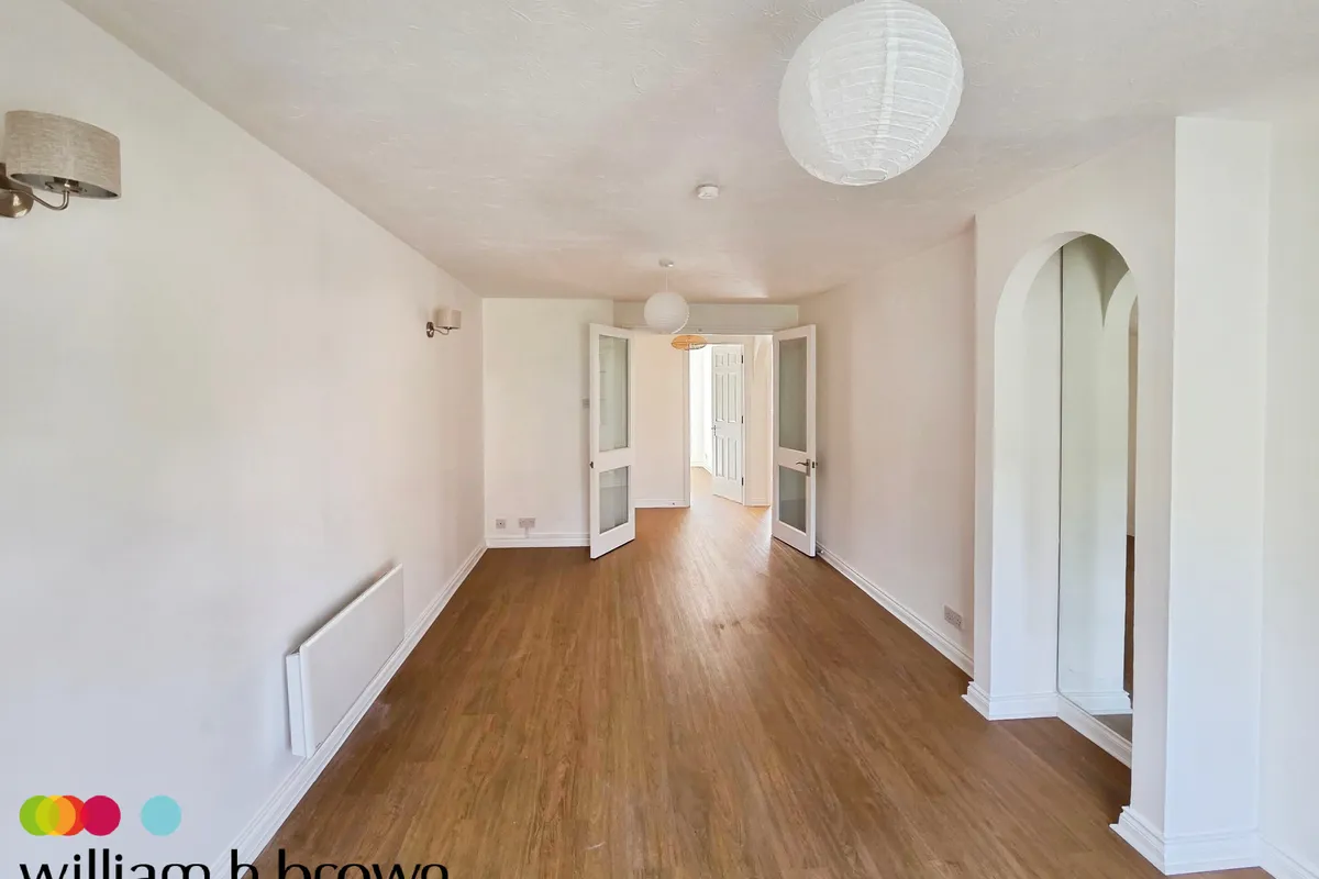 Flat Waterside Close in Greater London