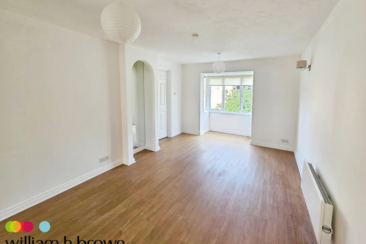 Flat Waterside Close in Greater London