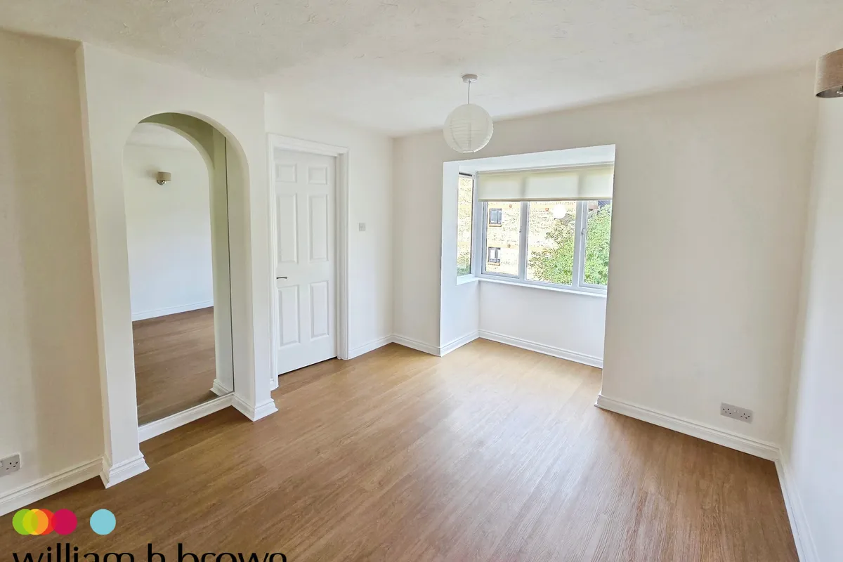 Flat Waterside Close in Greater London