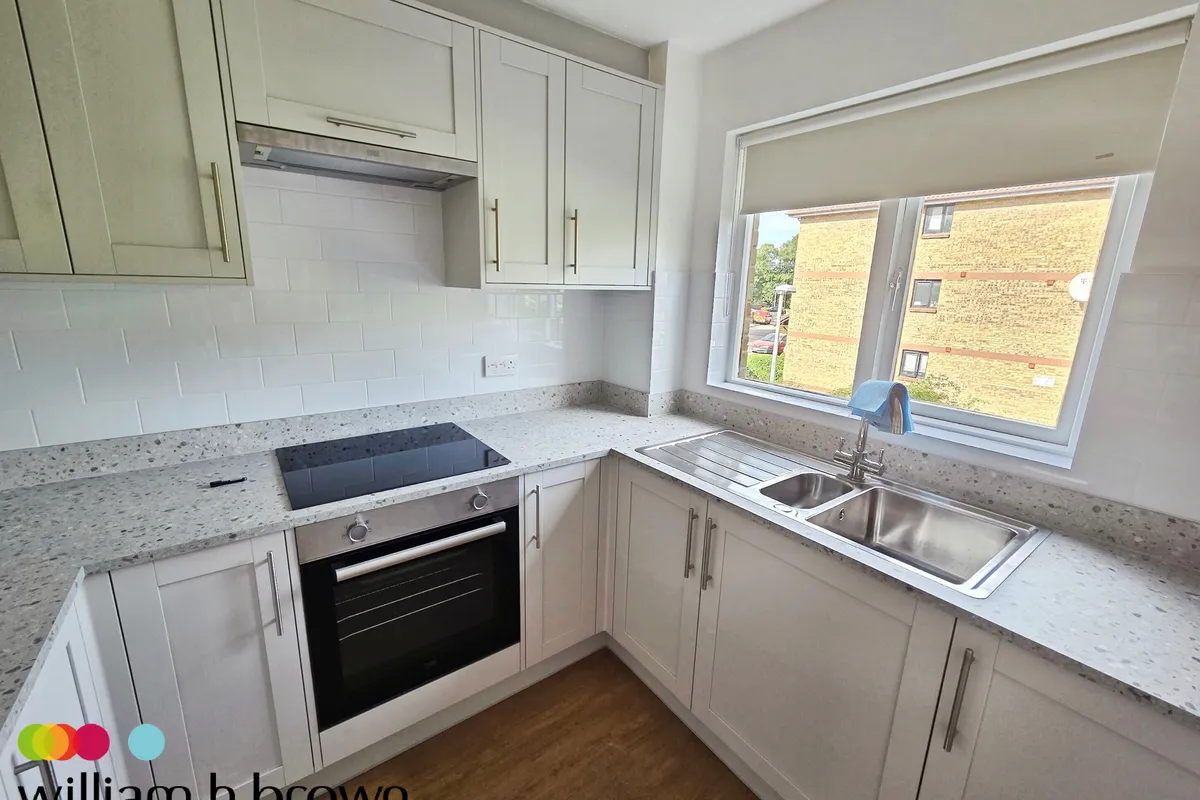 Flat Waterside Close in Greater London