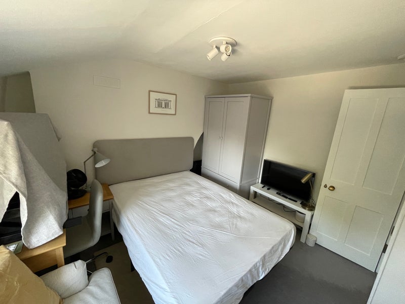 Room Hemingford Road in Greater London