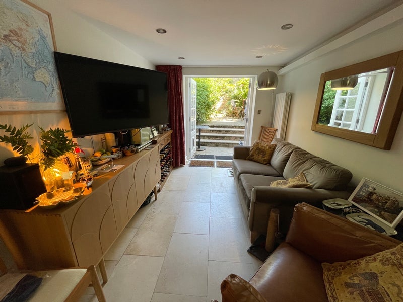 Room Hemingford Road in Greater London