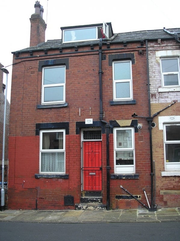 House Harold Avenue in Leeds