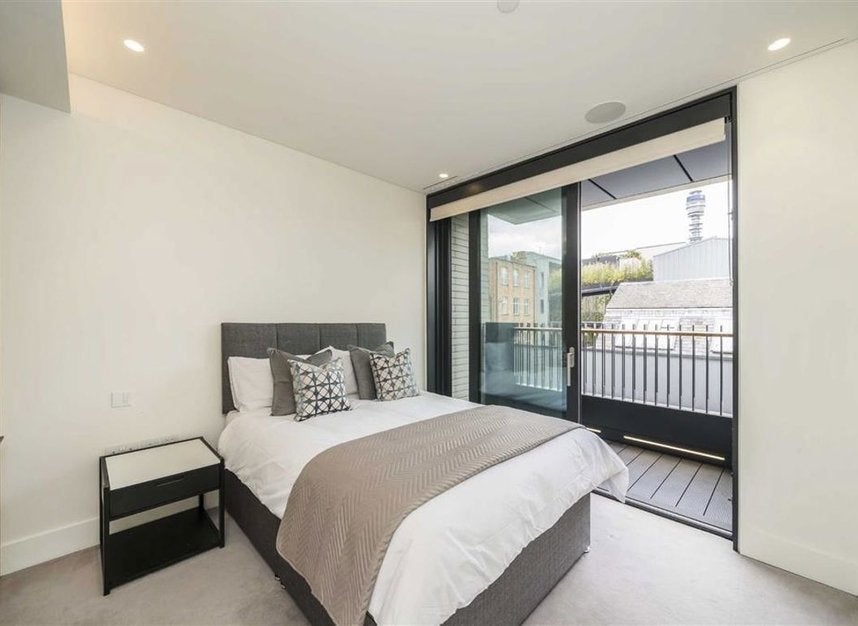 Flat Rathbone Place in City of Westminster