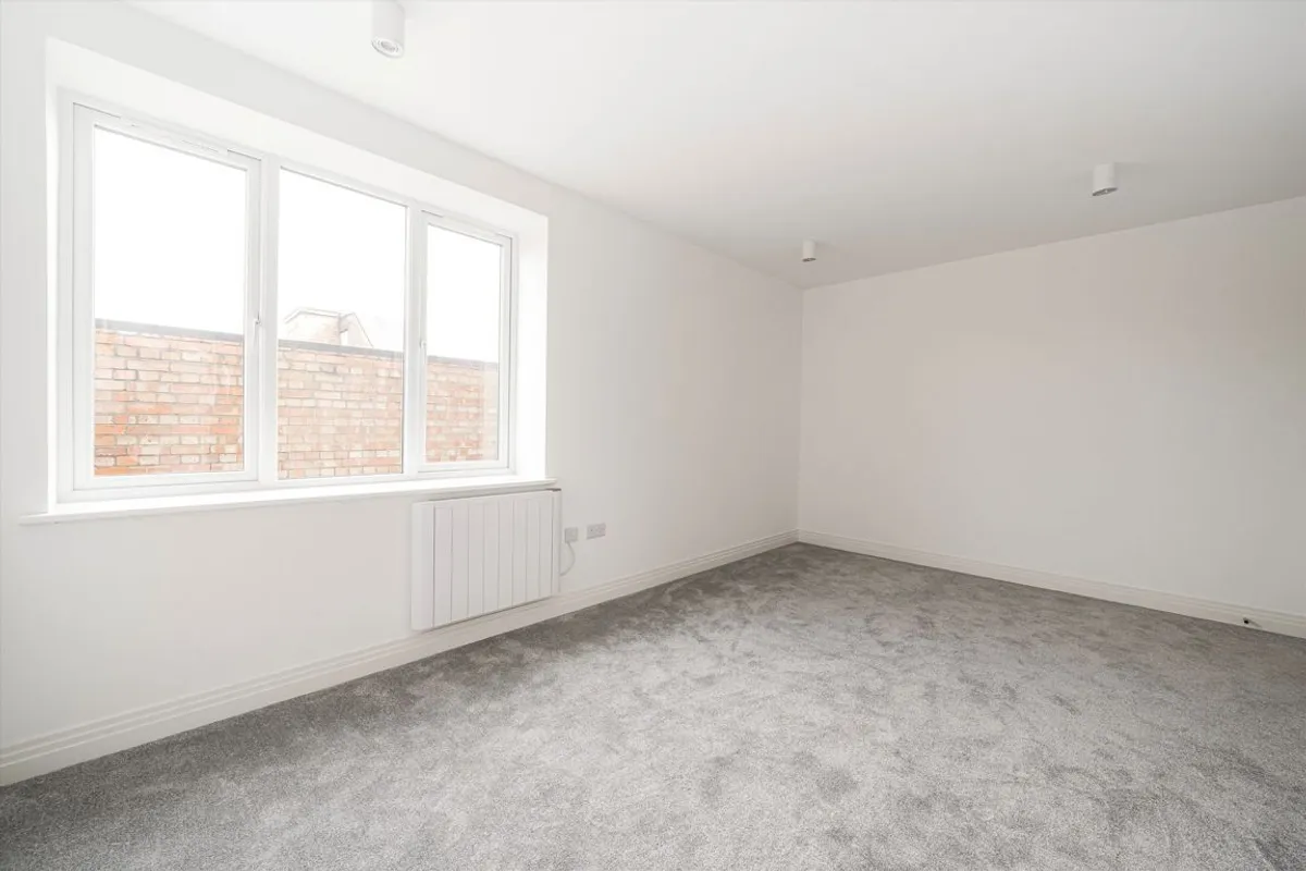 Flat Elfin Grove in Greater London