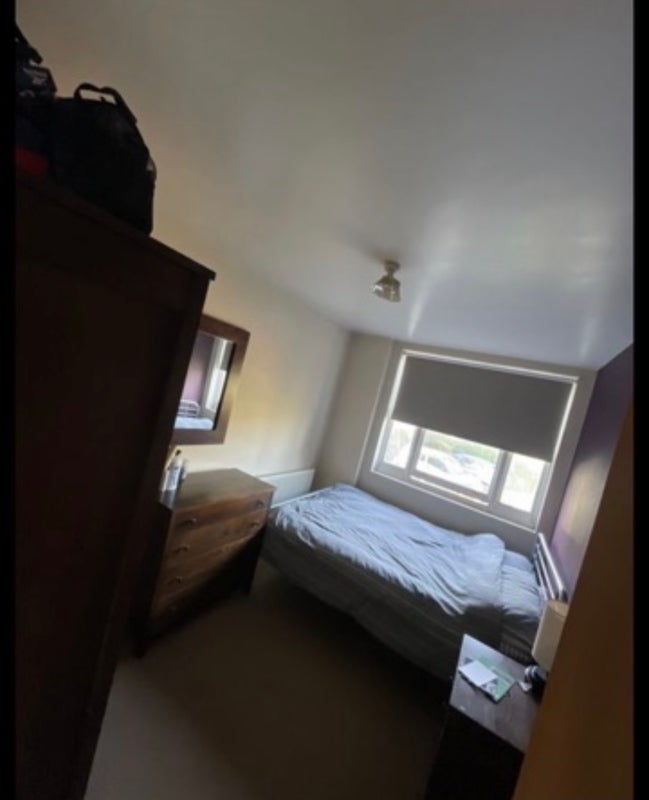 Room Grove Road in Greater London