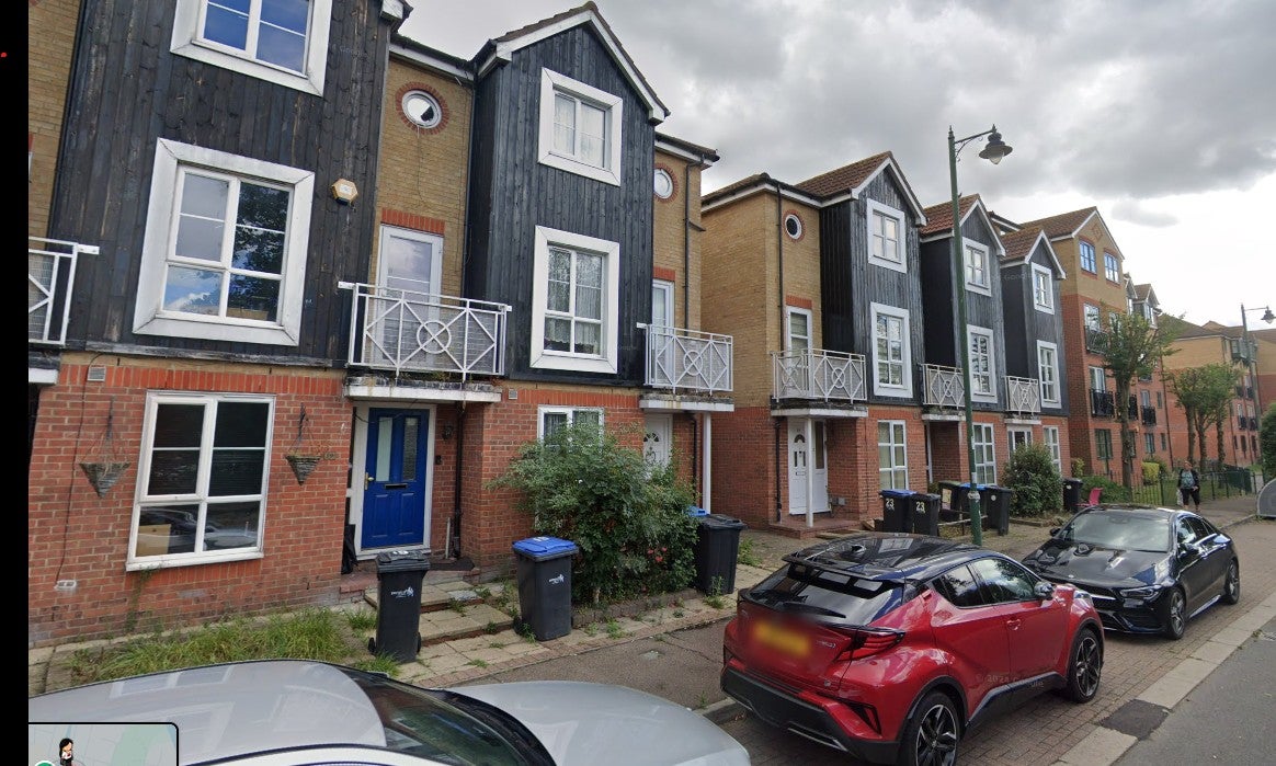 House Thorneycroft Drive in Greater London