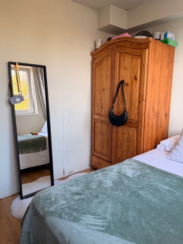 Room Parkham Street in Greater London