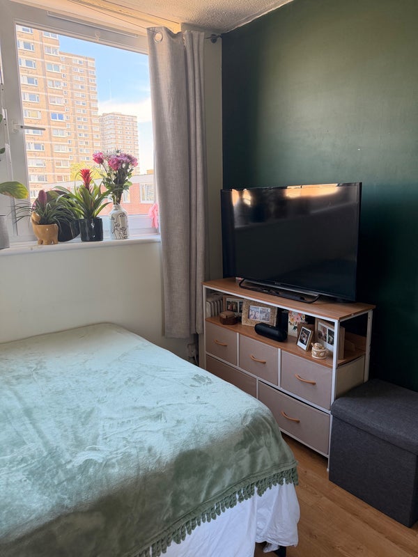 Room Parkham Street in Greater London