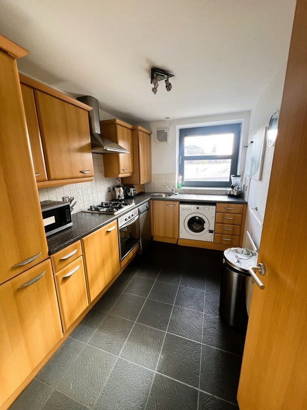 Flat Sandport Way in City of Edinburgh
