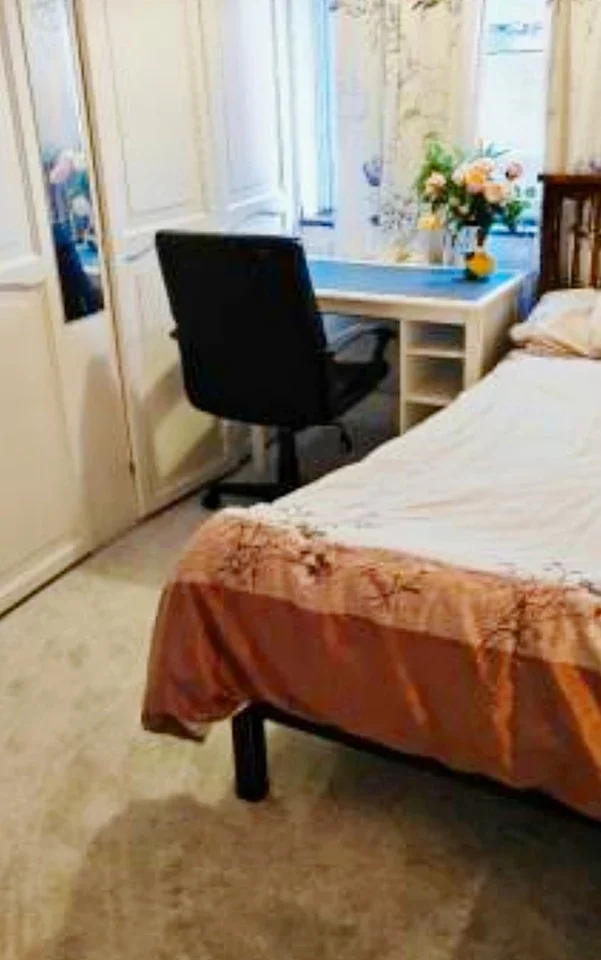 Room Firtree Avenue in Greater London