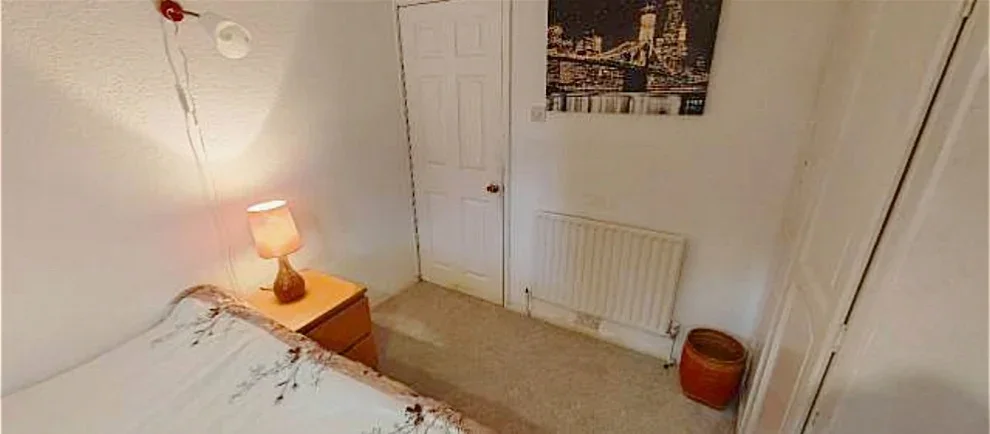 Room Firtree Avenue in Greater London