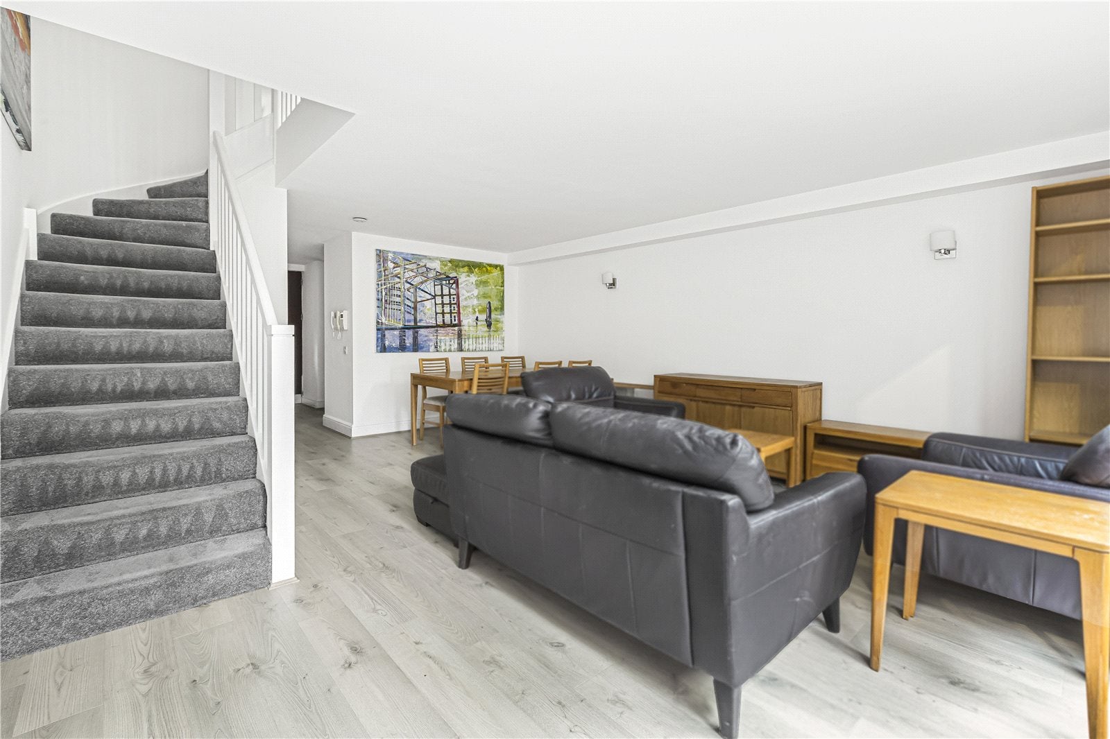 Flat Plumbers Row in Greater London
