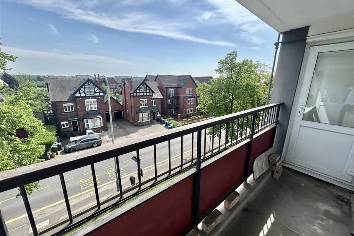Flat Wilford Lane in Rushcliffe