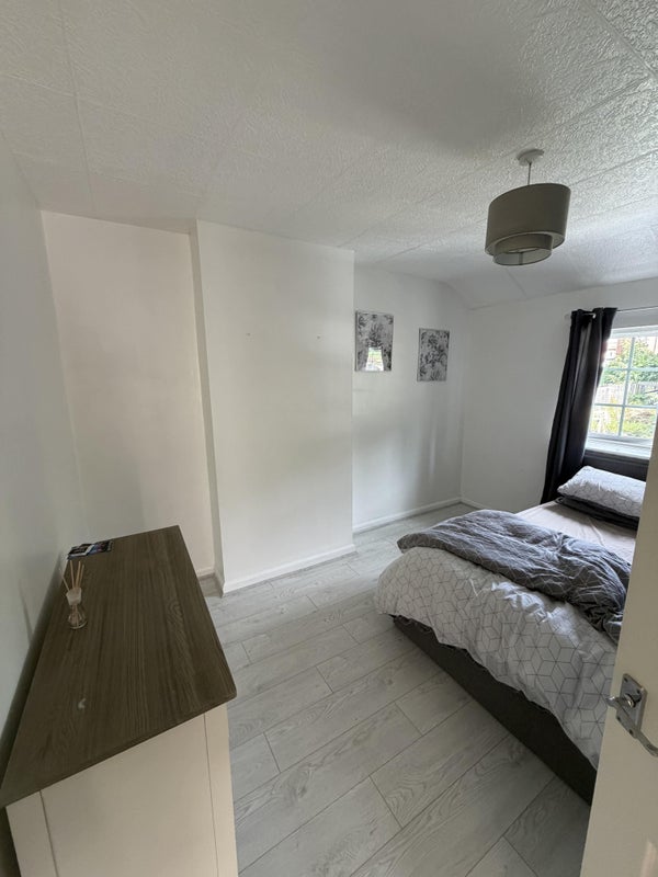 Room Hodge Hill Avenue in Stourbridge