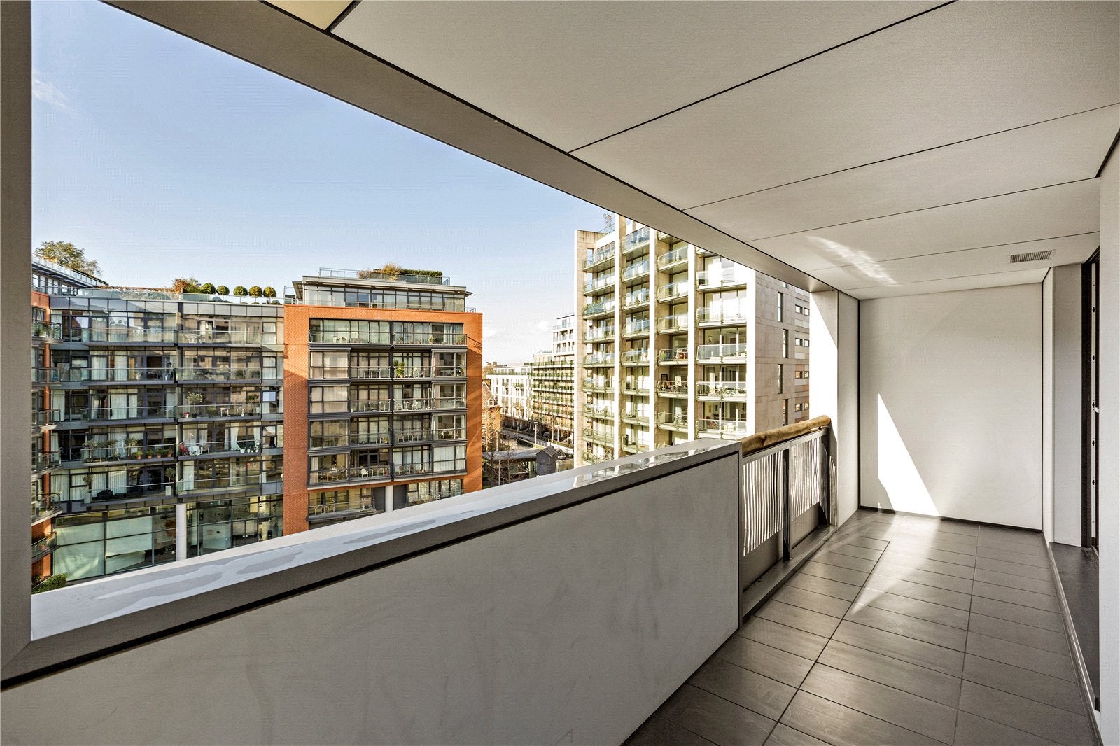 Flat Gatliff Road in City of Westminster