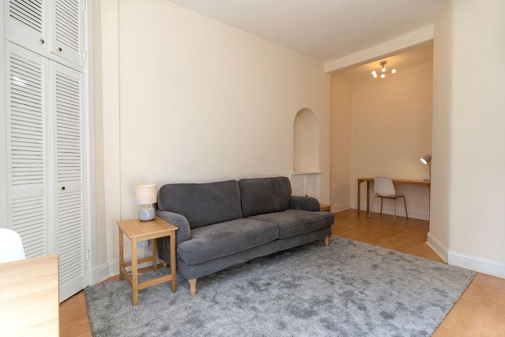 Flat Wheatfield Street in City of Edinburgh