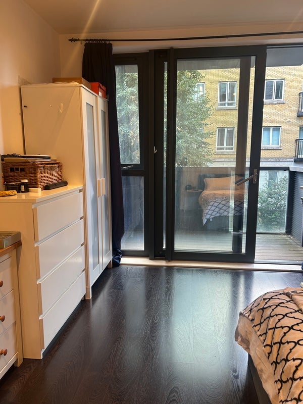 Room Harford Street in Greater London