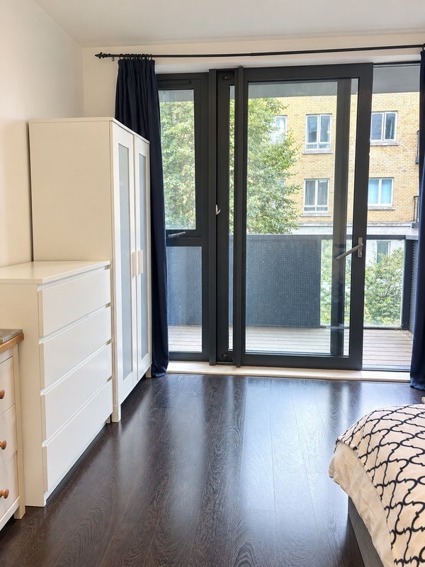 Room Harford Street in Greater London