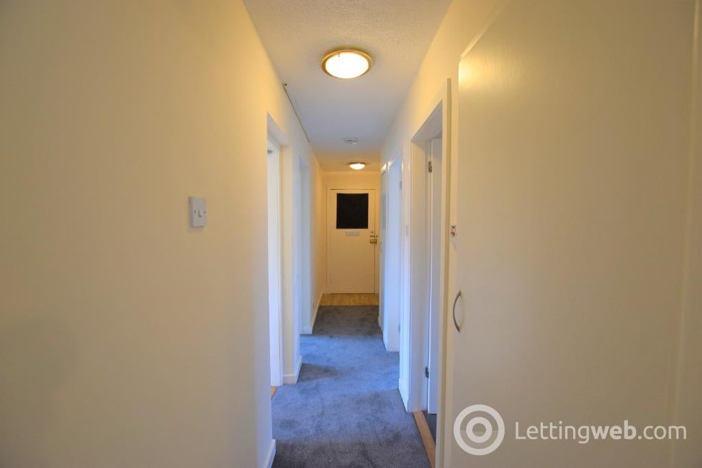 Flat Dochart Drive in City of Edinburgh