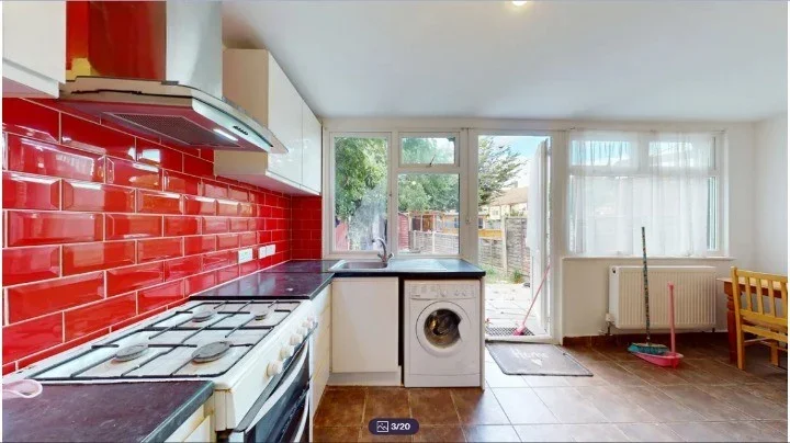 House Clementhorpe Road in Greater London