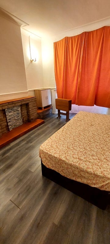 Room Durban Road in Sandwell