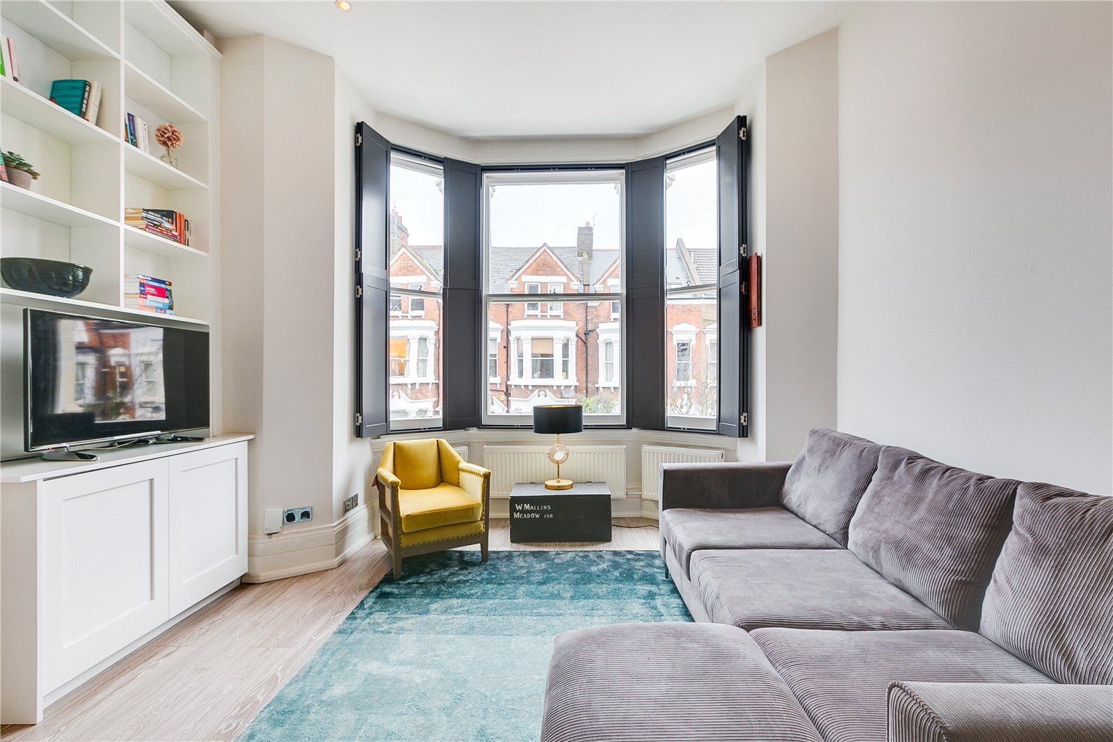 Flat Plympton Road in Greater London