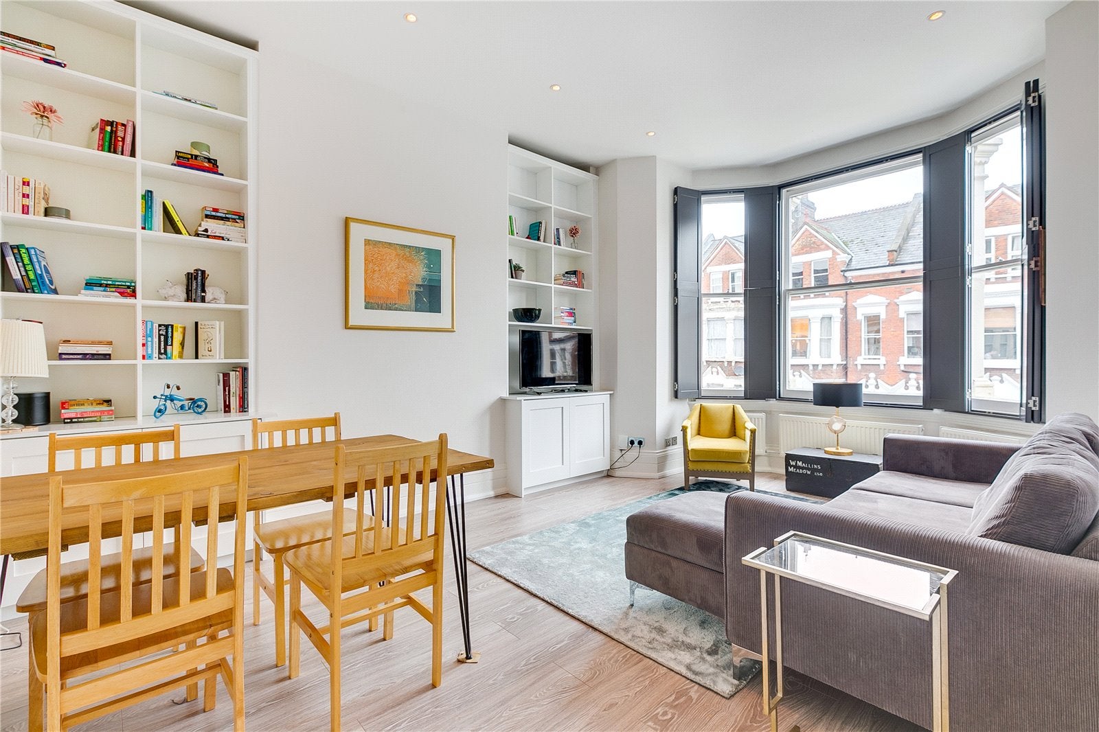 Flat Plympton Road in Greater London