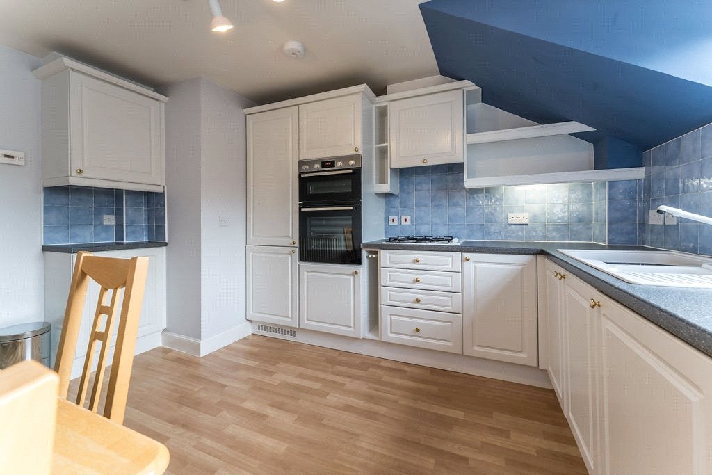 Flat Orchard Brae Avenue in City of Edinburgh