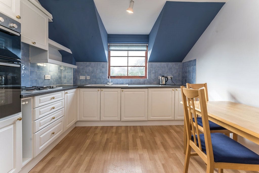 Flat Orchard Brae Avenue in City of Edinburgh