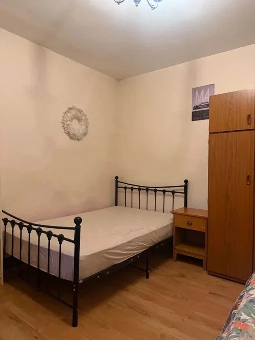 Room Otley Drive in Greater London