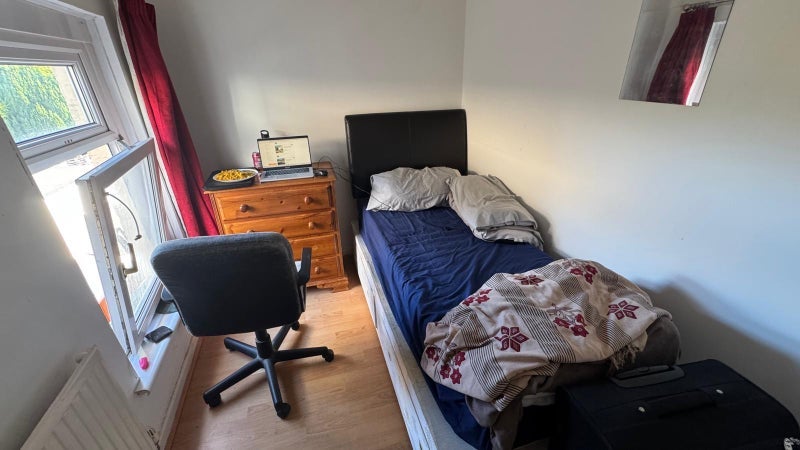 Room Manor Street in Cardiff