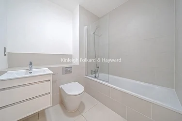 Flat Ealing Road in Greater London