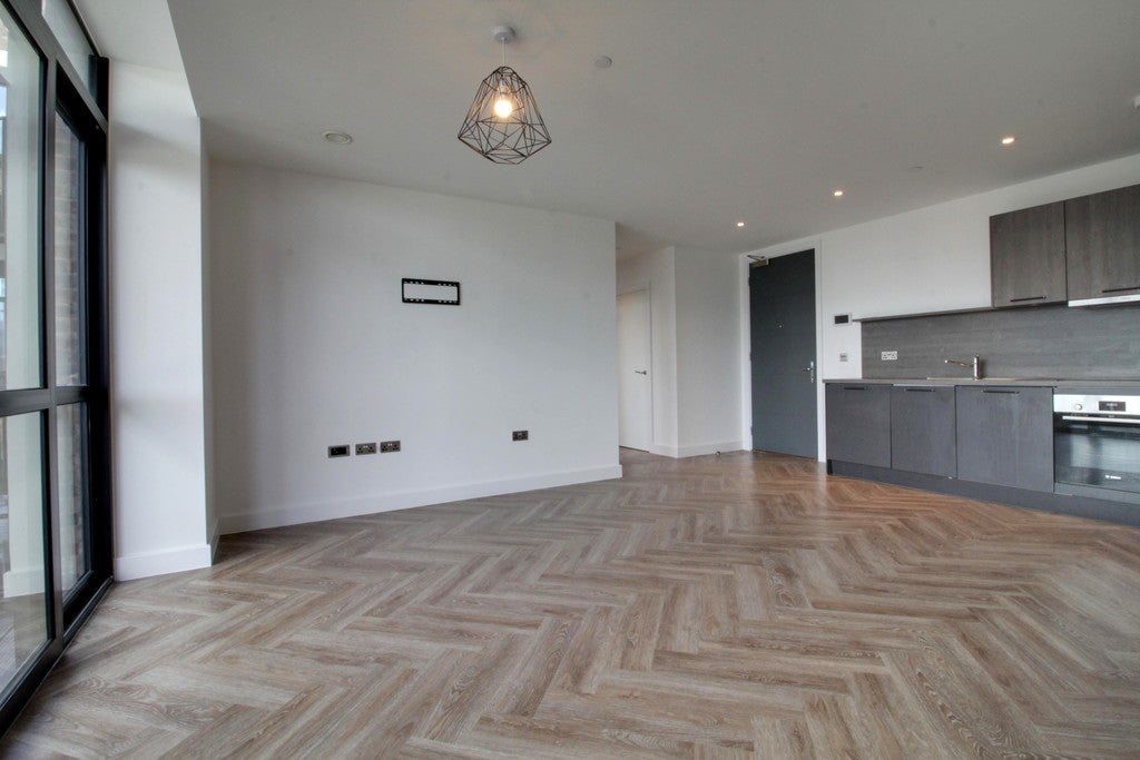Flat Gooch Street North in Birmingham