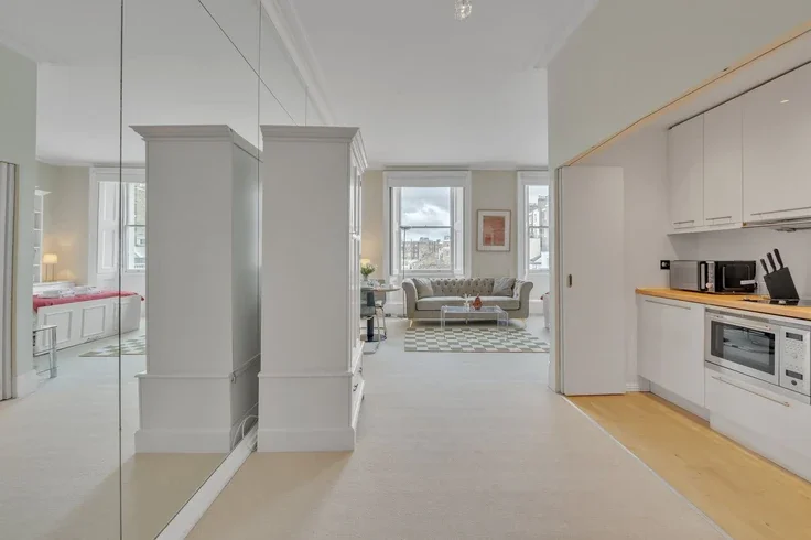 Flat Lyall Street in City of Westminster