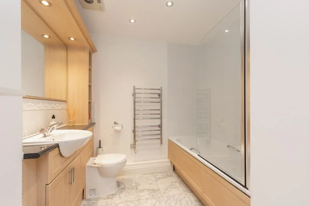 Flat Montaigne Close in City of Westminster