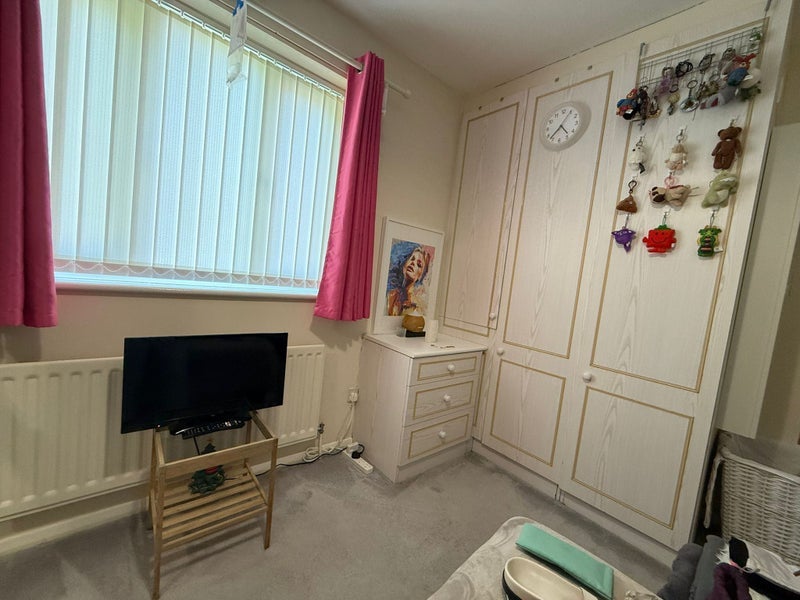 Room London Road in Greater London