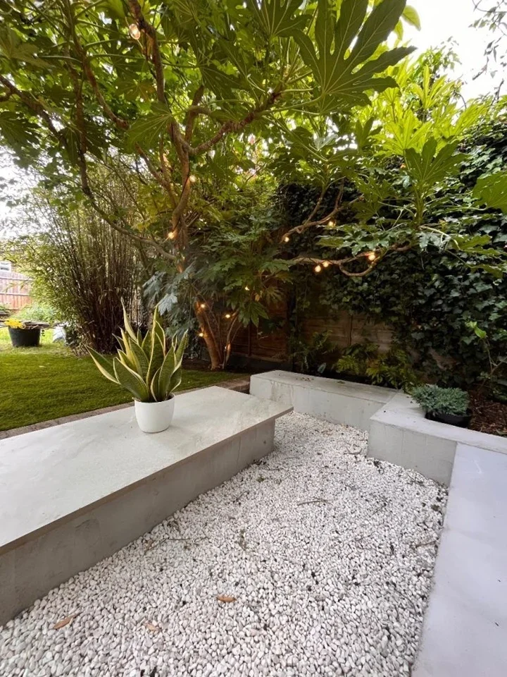 Flat Ravenstone Road in Greater London