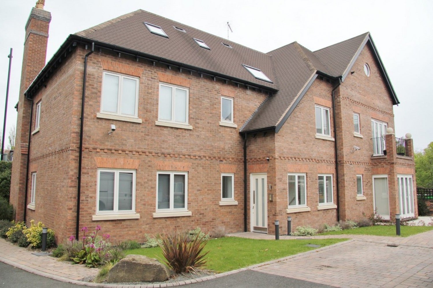 Flat Metchley Lane in Birmingham