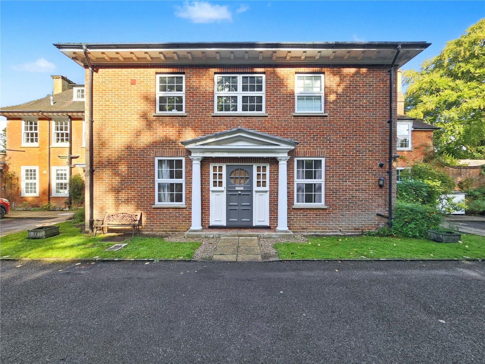 Flat Salisbury Road in Woking