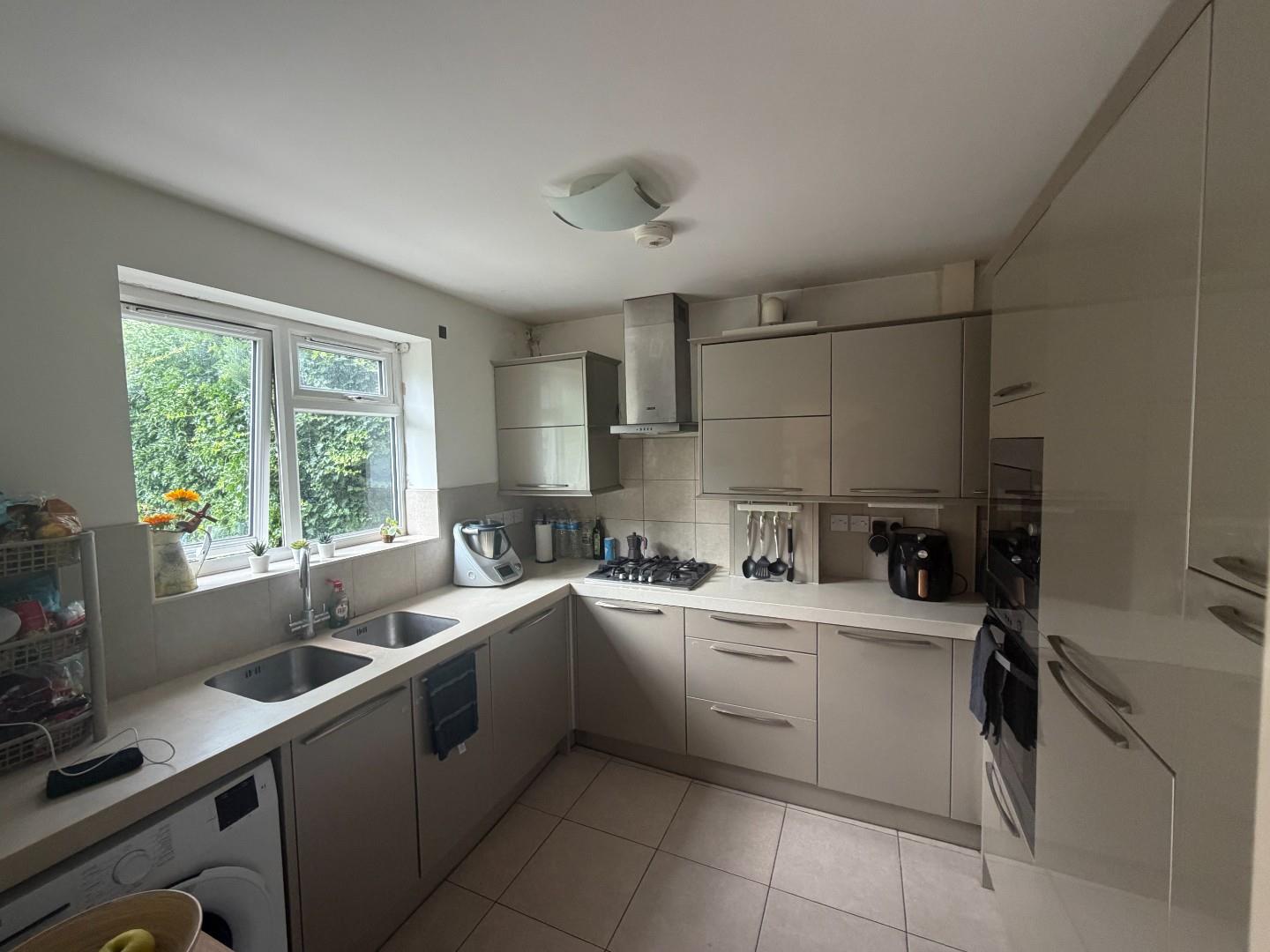 House Lismore Close in London