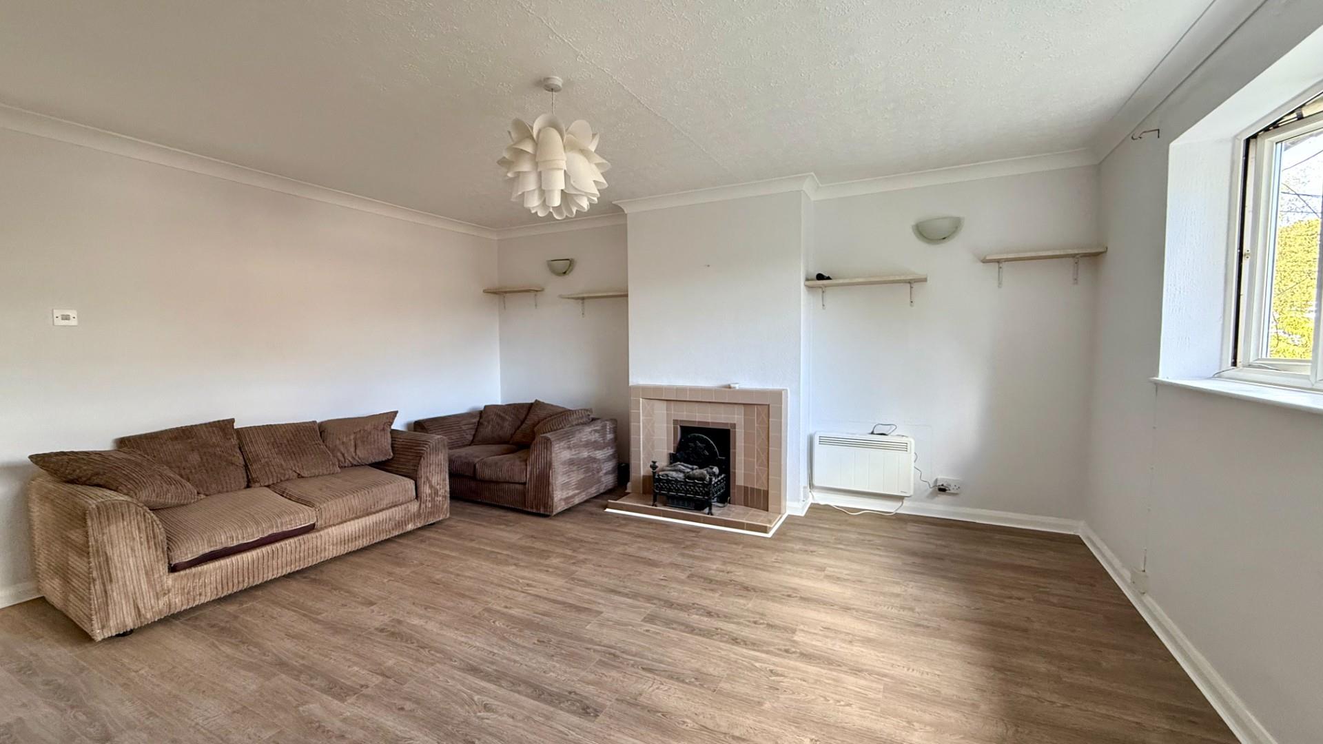 Flat Lismore Close in London