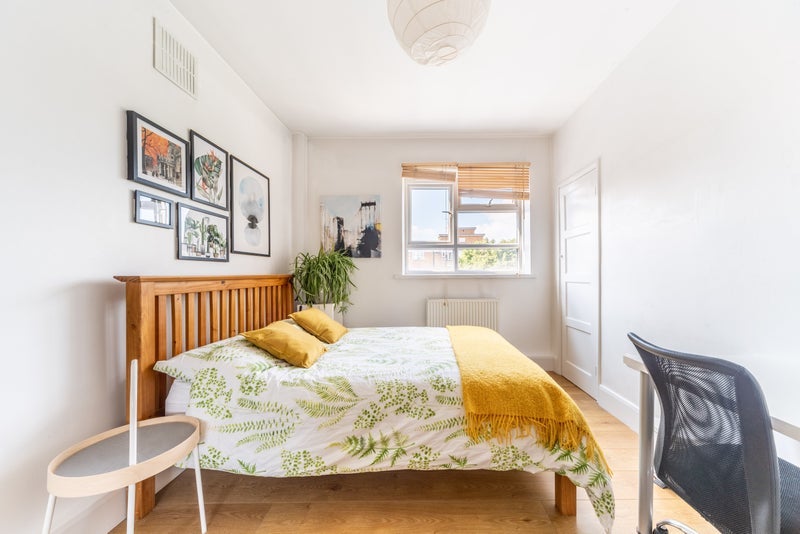 Room Buckland Street in Greater London