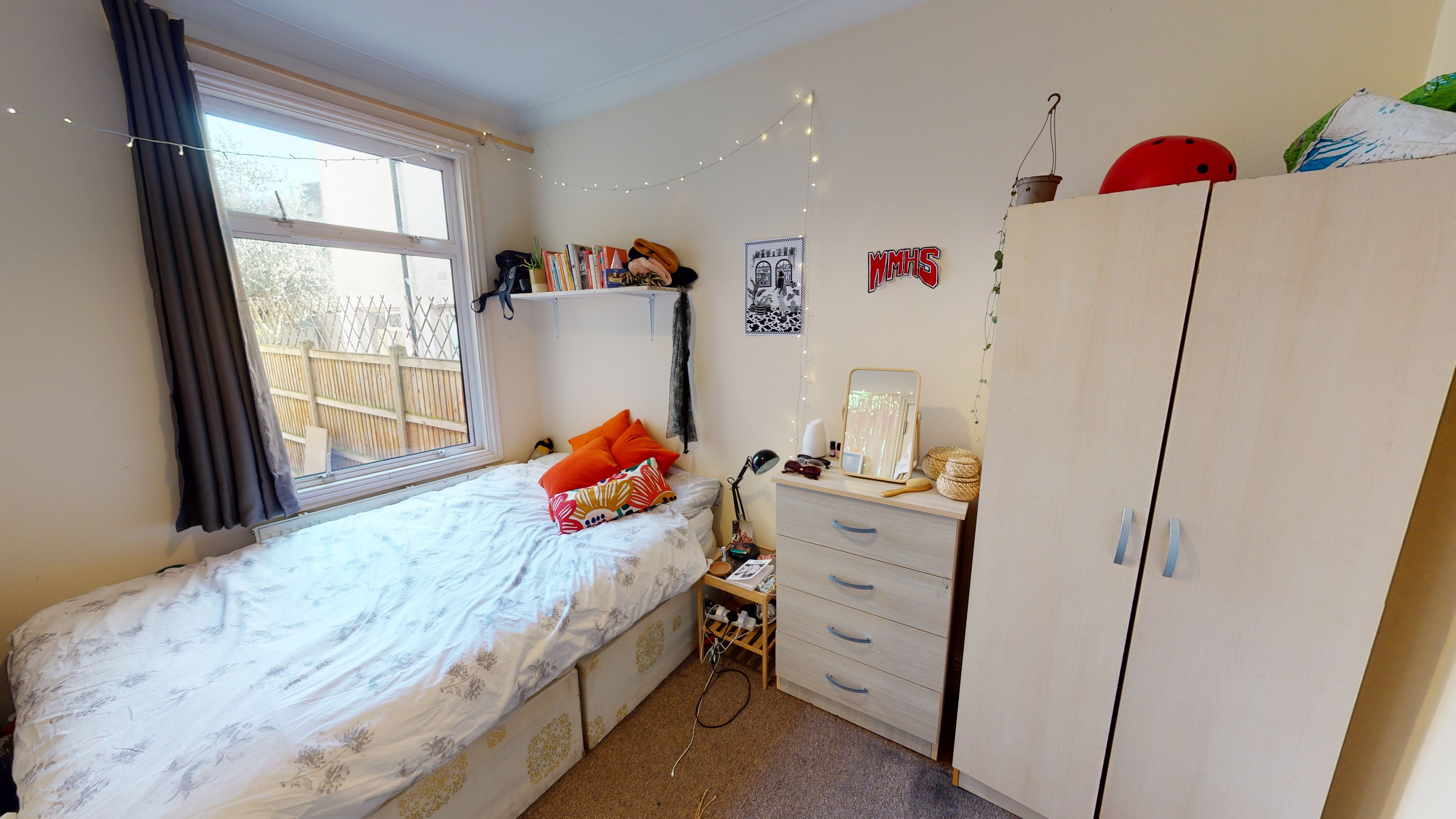 Flat Astbury Road in Greater London