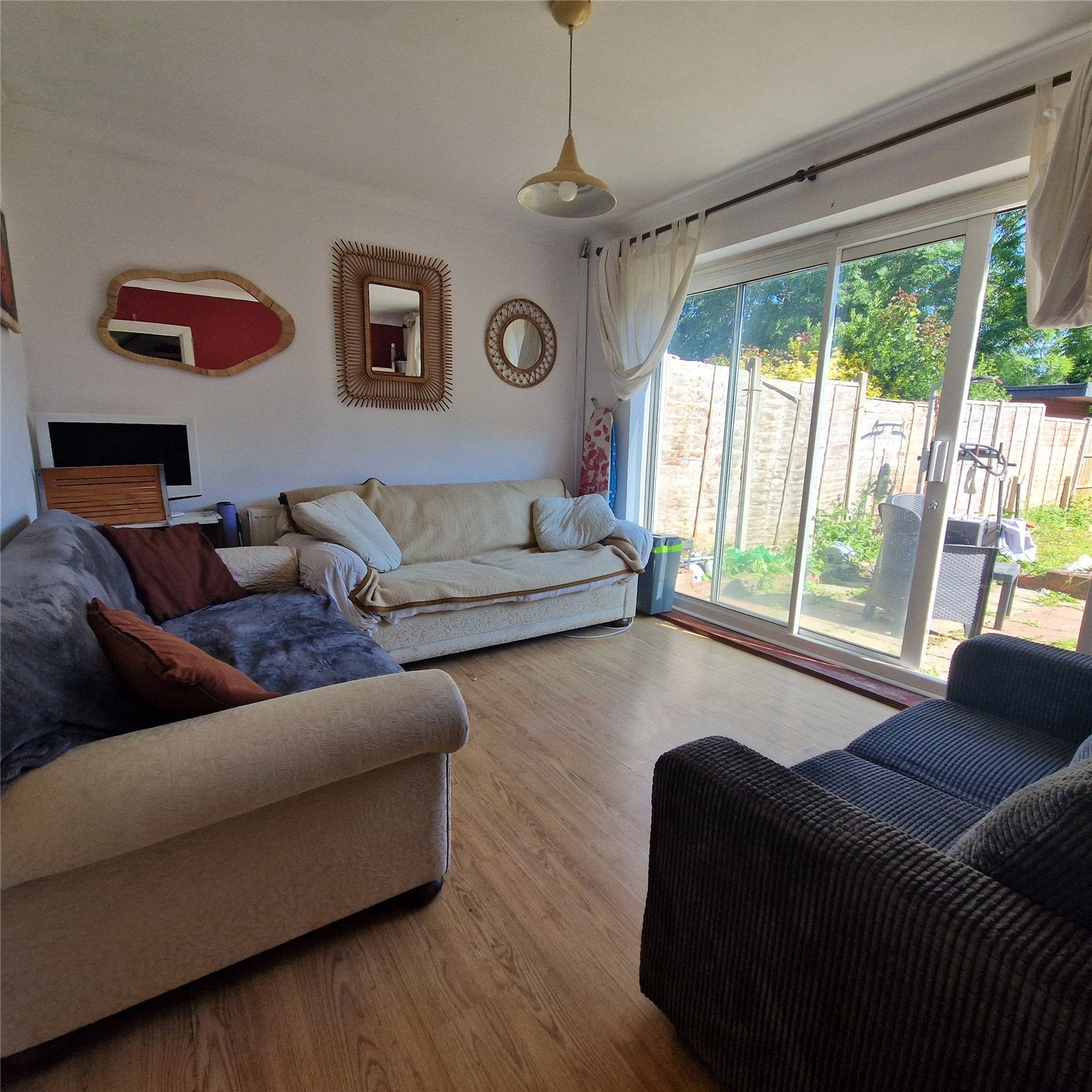 Room Dedworth Drive in Windsor