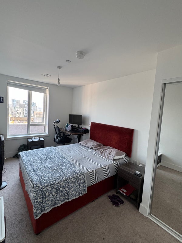 Room Norah Smyth Road in Greater London