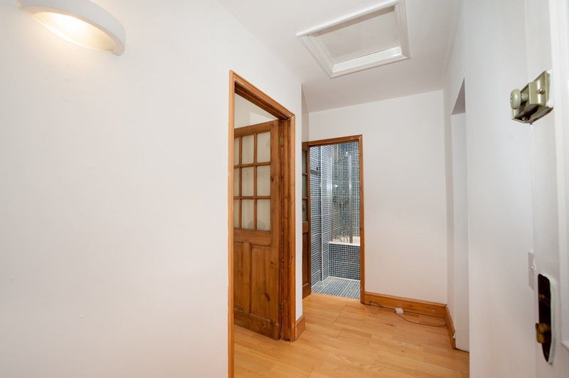Room Kensington Church Street in Greater London