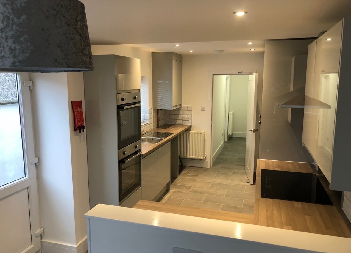 Room Kent Road in Swindon