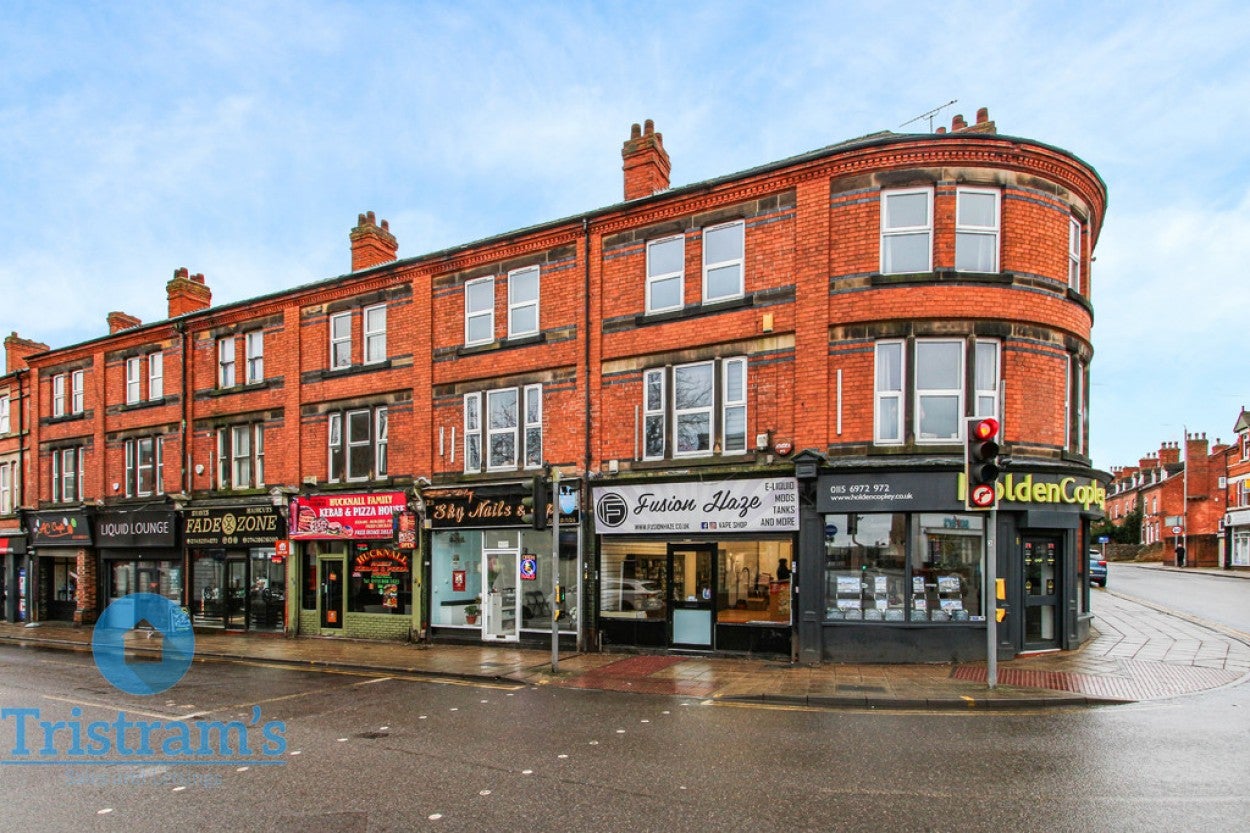 Flat Titchfield Terrace in Ashfield